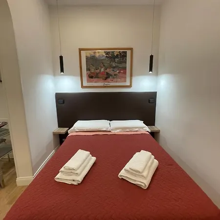 Elian In The Center Of